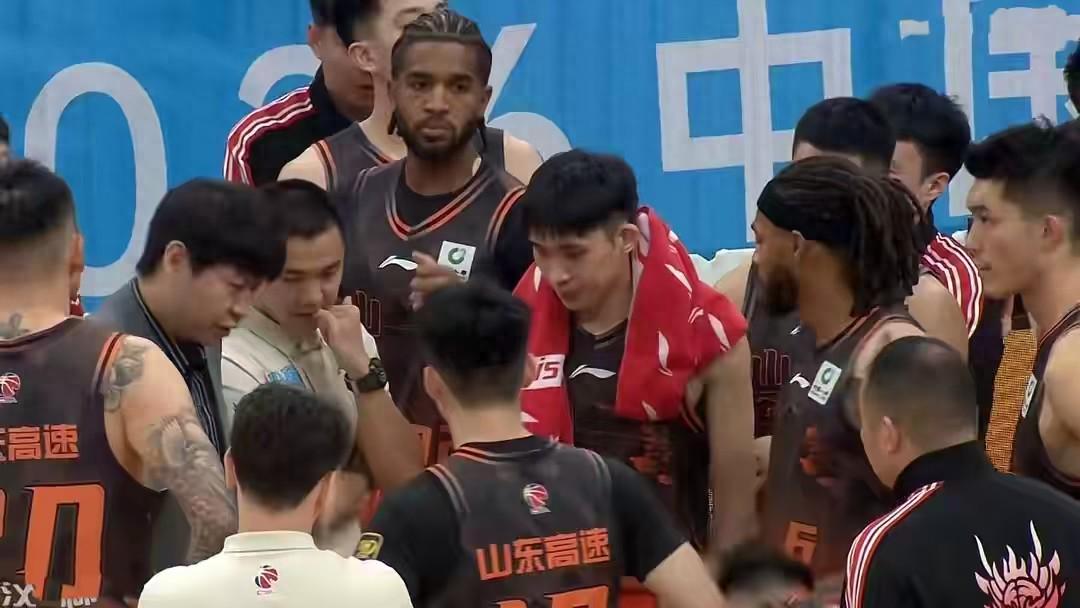 加拿大公开赛第三轮苏贝尔领跑