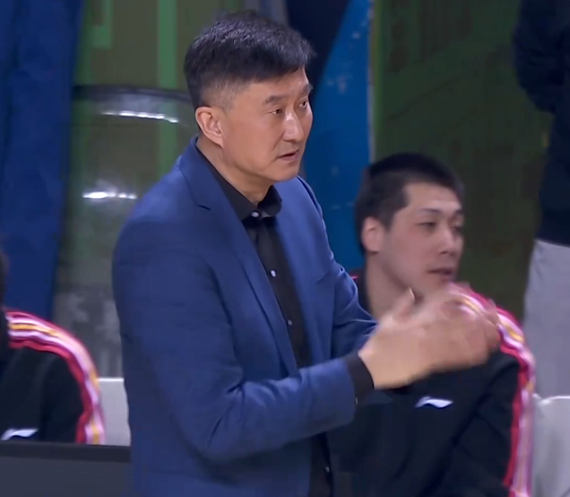 卡塔尔足协主席会见因凡蒂诺，并向后者赠送卡塔尔球衣