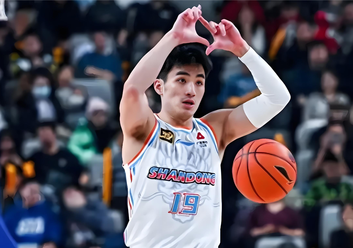 绝妙，湖人队新阵容被NBA评论员比尔·西蒙斯起绰号“Snowtime”