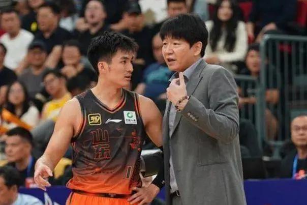 魔术师叫停字母哥交易:没人能拆散这支尼克斯