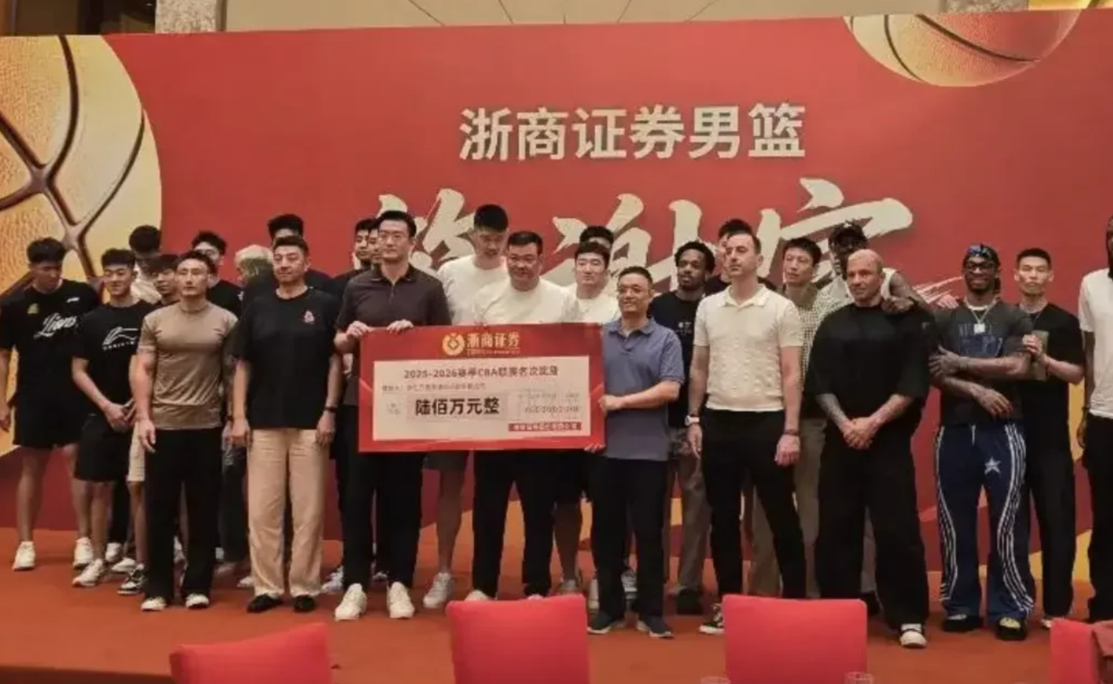 曝迪班萨试训奇才的过程非常完美 但奇才仍有小概率交易状元签
