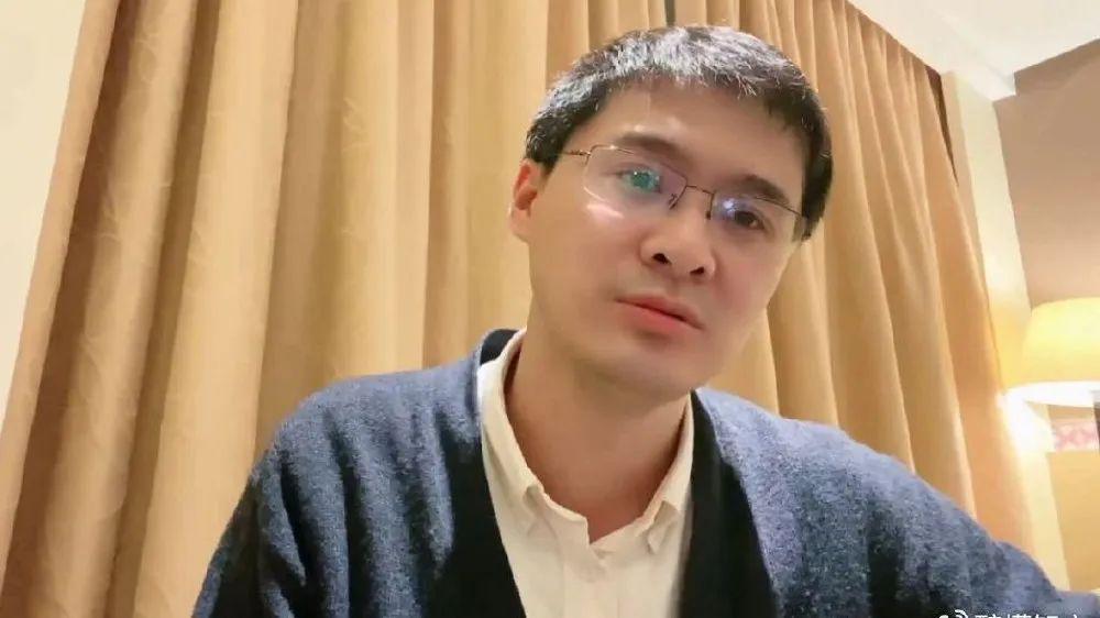 尊龙凯时-米奇:福克斯明天比赛最后时刻依然会拿球 并且我对他充满信心