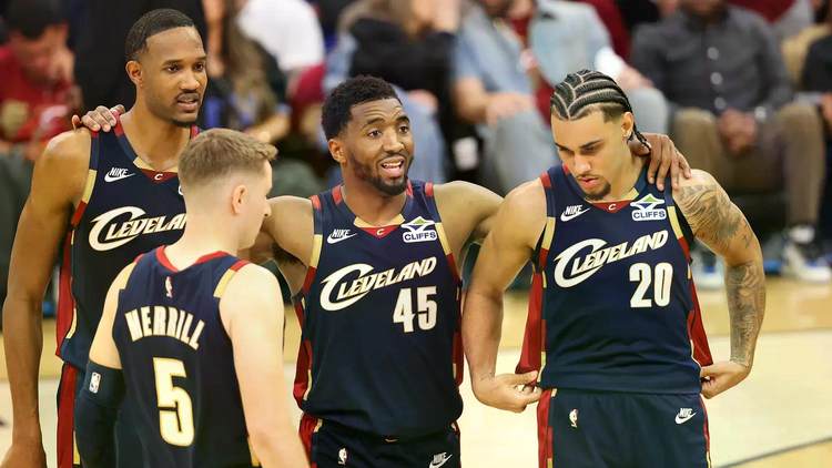 NBA流言汇总:雄鹿绿军围绕字母谈判 布朗去第三方