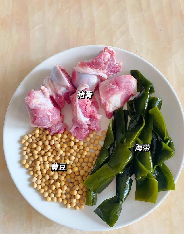 湖人连曝4条消息!篮网4年1.78亿挖角里夫斯有超10队找41岁詹姆斯
