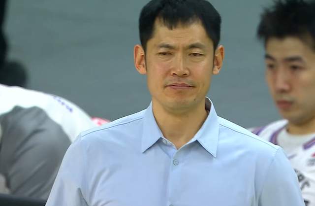 骑士休赛期调整阵容冲总冠军