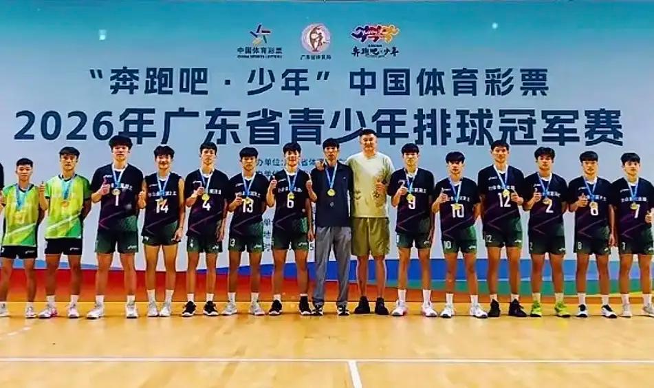 布伦森当选FMVP 尼克斯53年首冠
