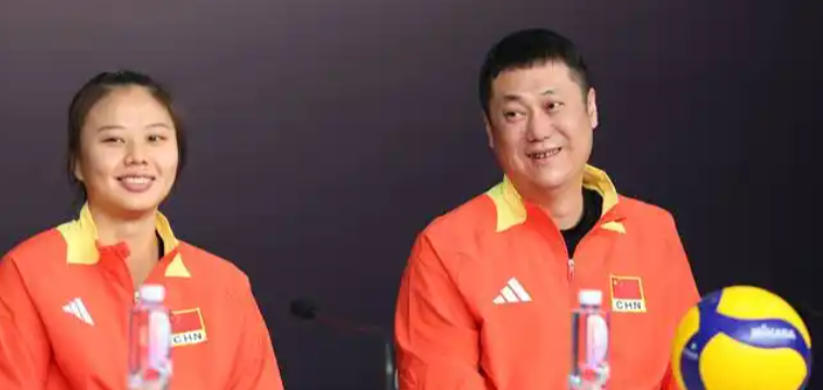 罗马诺：纽卡接近签下阿贾克斯18岁中场斯图尔，总价超2500万欧