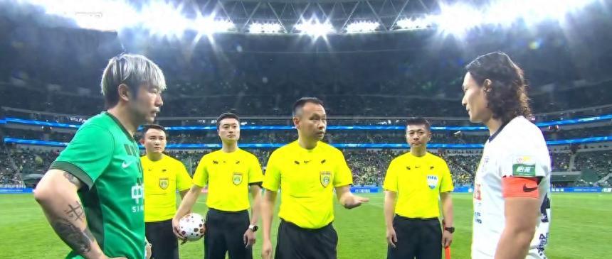 世界杯:华裔前锋梅开二度 雷扎伊扬传射建功 伊朗2