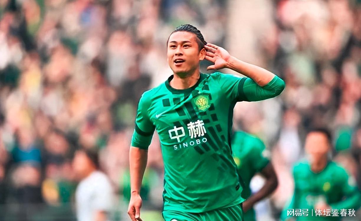 又出一位门神！沙特门将奥韦斯单场9次扑救，比沃齐尼亚还多
