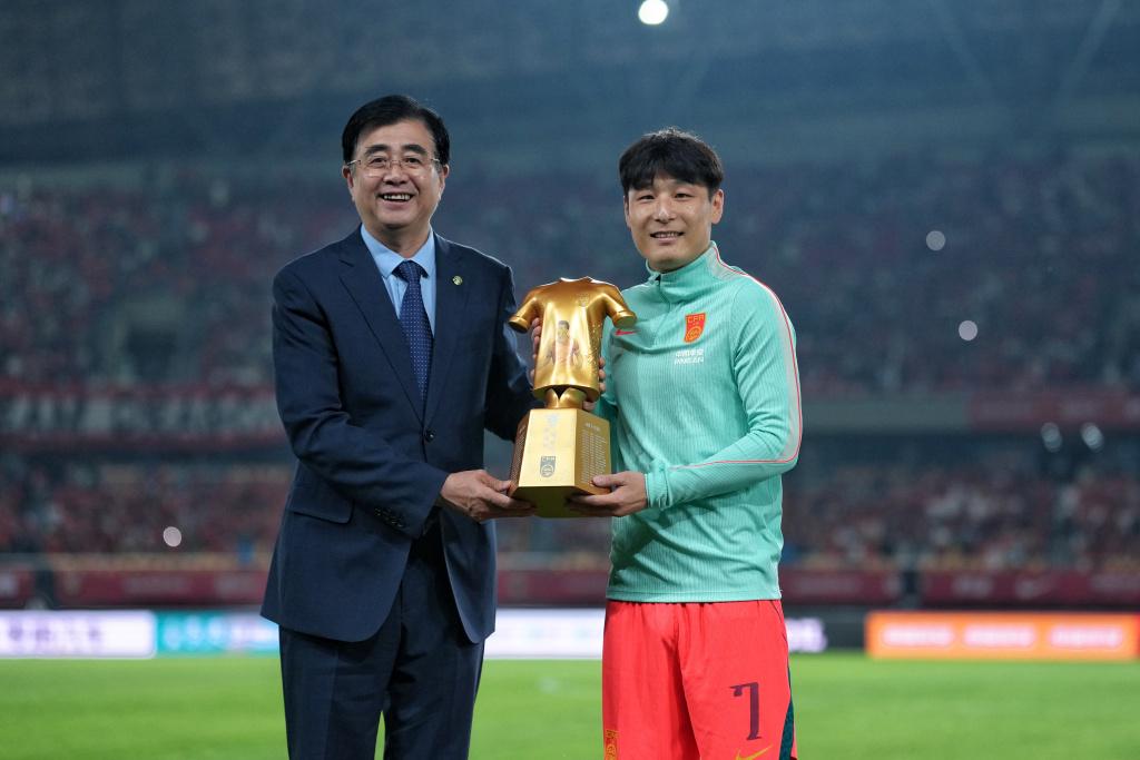 世界杯抢镜王:宠物鸭“梅林”身披墨西哥战袍走红网络